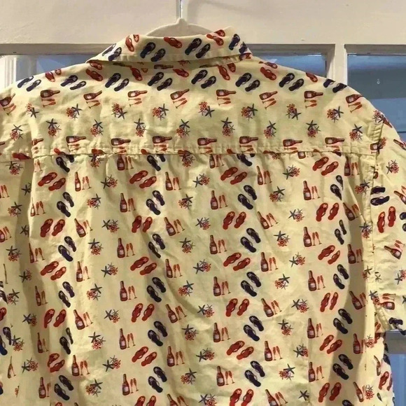 MASSIVE shirt sleeve button down with summer themed design. - Picture 5 of 8